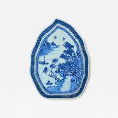 Chinese Export Blue and White Leaf Shaped Dish - 4679715