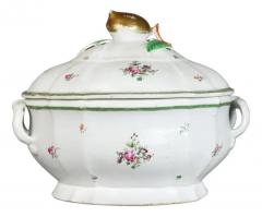 Chinese Export Porcelain Soup Tureen - 4129826