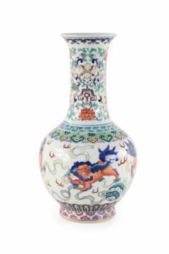 Chinese White Globular Kylin Motif Porcelain Vase - 4201184