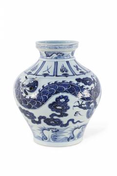 Chinese Yuan Style White and Blue Dragon Motif Porcelain Pot - 4200052