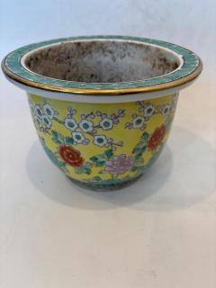 Chinese yellow floral and bird decorated round cashpot - 4673600
