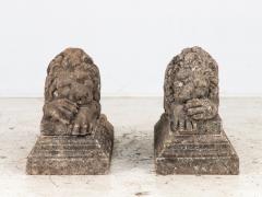 Circa 1920 English Pair of Large Recumbent Concrete Lions - 4208890