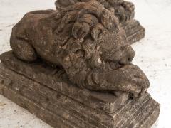 Circa 1920 English Pair of Large Recumbent Concrete Lions - 4208893