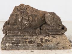 Circa 1920 English Pair of Large Recumbent Concrete Lions - 4208895