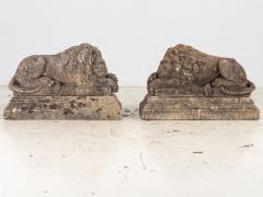 Circa 1920 English Pair of Large Recumbent Concrete Lions - 4208897