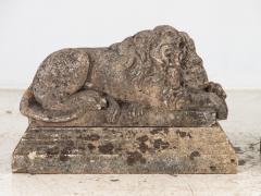 Circa 1920 English Pair of Large Recumbent Concrete Lions - 4208898