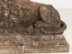 Circa 1920 English Pair of Large Recumbent Concrete Lions - 4208900