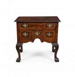 Classic Pair of Chippendale Style Walnut veneered Bedside Cabinets Side Tables - 4704845