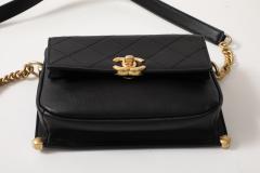 Coco Chanel Chanel Black Quilted Gold Chain Flap Bag - 3842178