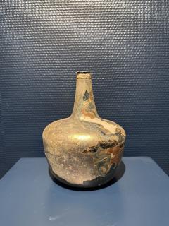 Collection of 17th and 18th century iridescent wine bottles - 4815360