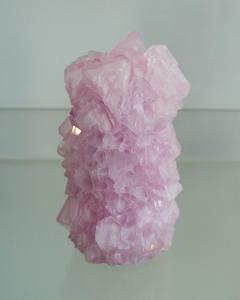 Contemporary Crystallized Vase in Soft Pink by Isaac Mont Netherlands - 3802590