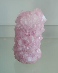 Contemporary Crystallized Vase in Soft Pink by Isaac Mont Netherlands - 3802591