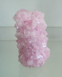 Contemporary Crystallized Vase in Soft Pink by Isaac Mont Netherlands - 3802592