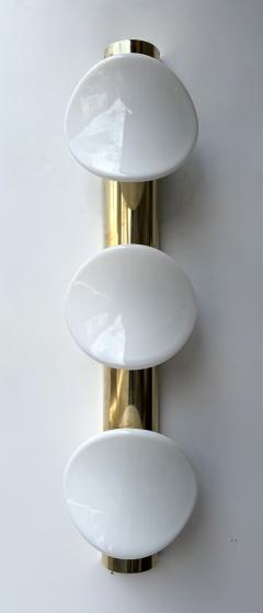Contemporary Pair of White Murano Glass and Brass Sconces Italy - 4606282
