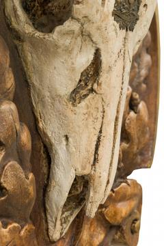 Continental Rustic Wall Plaque Featuring an Elk Skull with a Painted Insignia - 4658792
