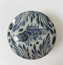 Covered box decorated with fish Late Yuan early Ming - 4204959