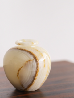 Cream Onyx Vase - 3369106