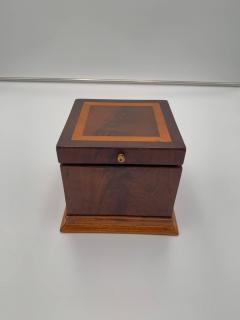 Cubic Biedermeier Box Mahogany and Maple Austria circa 1840 - 2284901