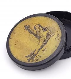 Curious Papier m ch Snuff Box England 19th century - 2945153