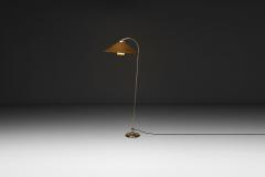 Curved Floor Lamp with Brass Stem and Rattan Shade Europe Mid 20th Century - 4753541