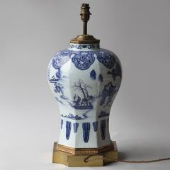 DELFT OCTAGONAL BALUSTER VASE IN THE CHINOISERIE TASTE CONVERTED TO A LAMP - 3998660