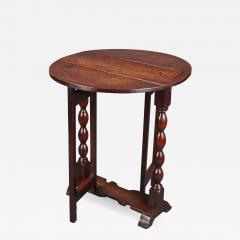 DIMINUTIVE 17TH CENTURY OAK GATELEG SIDE TABLE - 772862