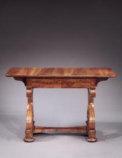 DIMINUTIVE CLASSICAL SOFA TABLE - 3632064