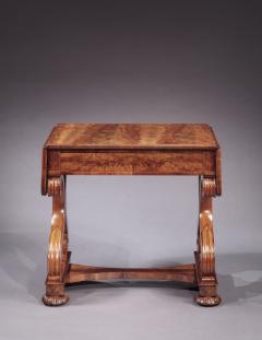 DIMINUTIVE CLASSICAL SOFA TABLE - 3632066