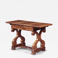 DIMINUTIVE CLASSICAL SOFA TABLE - 3635768