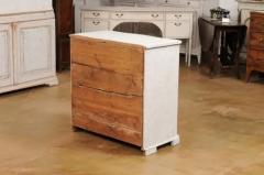 Danish 1880s Off White Painted Serpentine Front Chest with Graduated Drawers - 3588100
