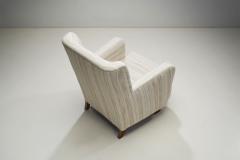 Danish Cabinetmaker Armchair with Stained Beech Legs Denmark ca 1940s - 3254230