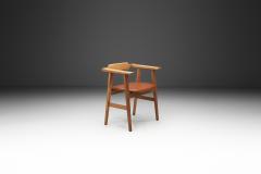 Danish Cabinetmaker Oak and Leather Armchair Denmark Mid 20th Century - 4417462