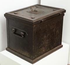 Danish Painted Steel safe with Hidden Lock 19th Century - 783742