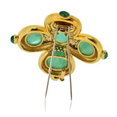 David Webb 18K Yellow Gold Cabochon Cut Green Emerald And Diamond Heraldic Brooch - 3992063