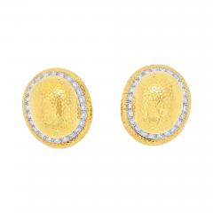David Webb DAVID WEBB 18K YELLOW GOLD LARGE DOME OVAL BUTTON SIGNATURE HAMMERED EARRINGS - 2424650