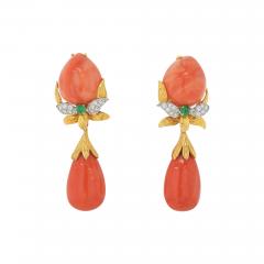 David Webb DAVID WEBB 18K YELLOW GOLD NATURAL CORAL DAY TO NIGHT DANGLING EARRINGS - 2237659