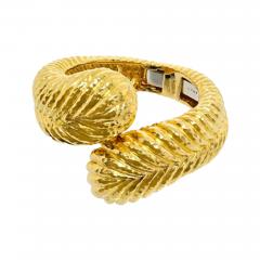 David Webb DAVID WEBB CROSSOVER 18K YELLOW GOLD HAMMERED CUFF BRACELET - 3489260