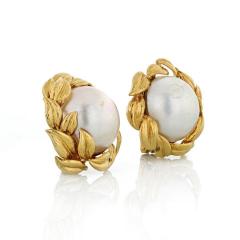 David Webb DAVID WEBB MABE PEARL 18K YELLOW GOLD CLIP EARRINGS - 1767178