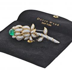David Webb DAVID WEBB PLATINUM 18K YELLOW GOLD GREEN EMERALD AND DIAMOND FLOWER BROOCH - 2650729