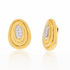 David Webb DAVID WEBB PLATINUM 18K YELLOW GOLD TEXTURED GOLD AND DIAMOND EARRINGS - 2281872