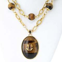 David Webb David Webb 18K Yellow Gold 1960s Tiger Eye Long Bead With A Frog Necklace - 3992052