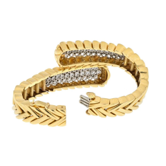 David Webb David Webb Platinum 18K Yellow Gold 8 75cttw Round Diamond Crossover Bracelet - 3919904