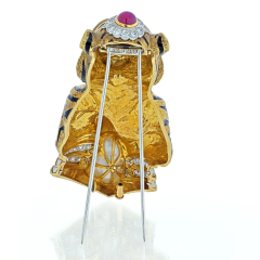 David Webb PLATINUM 18K YELLOW GOLD BLACK STRIPED TIGER WITH EMERALD RUBY PEARL BROOCH - 3427510