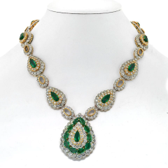David Webb PLATINUM 18K YELLOW GOLD PEAR SHAPED GREEN EMERALD AND DIAMOND - 3474202