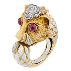 David Webb PLATINUM 18K YELLOW GOLD WHITE ENAMEL DIAMOND HEAD RUBY EYE LION RING - 3697206