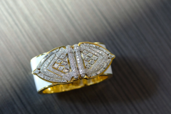 David Webb PLATINUM 18K YELLOW GOLD WHITE ENAMEL SHIELD DIAMOND CLIPS CUFF BRACELET - 3101365