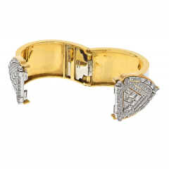 David Webb PLATINUM 18K YELLOW GOLD WHITE ENAMEL SHIELD DIAMOND CLIPS CUFF BRACELET - 3101371