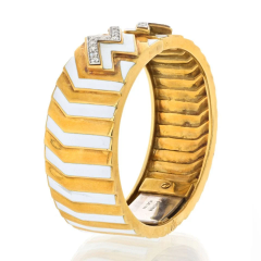 David Webb PLATINUM 18K YELLOW GOLD ZIG ZAG DIAMOND MOTIF WHITE ENAMEL BANGLE BRACELET - 3715681