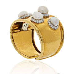 David Webb Platinum 18K Yellow Gold Hammered Diamond And Baroque Pearl Cuff Bracelet - 3947089