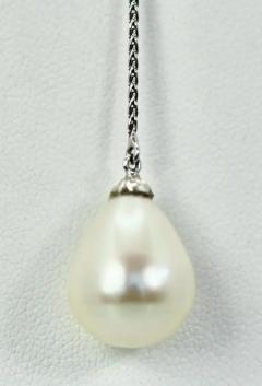 Diamond Butterfly Necklace Drop Pearl 18 Karat - 3448775